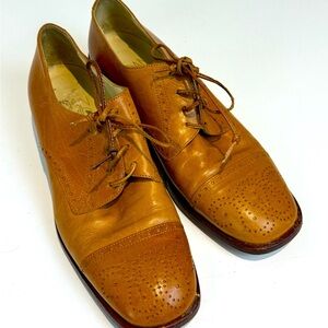 Joan & Davids Leather Oxford Shoes Made in Italy Size 8 vintage